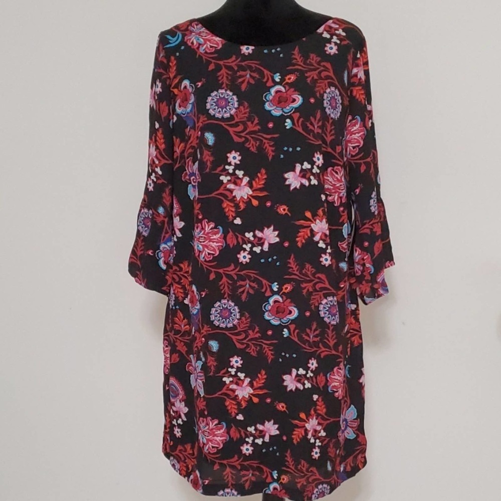 Sangria Woman Midi Dress with 3/4 Bell Sleeves